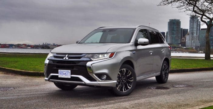 Mitsubishi Outlander PHEV kicks hybrid technology up a notch Mitsubishi Outlander PHEV kicks hybrid technology up a notch