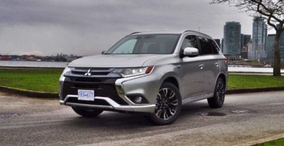 Mitsubishi Outlander PHEV kicks hybrid technology up a notch Mitsubishi Outlander PHEV kicks hybrid technology up a notch