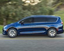 Chrysler Pacifica Hybrid perfect for suburban families Chrysler Pacifica Hybrid perfect for suburban families