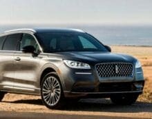 Lincoln Corsair Lincoln Corsair fussy, uncomfortable and badly conceived